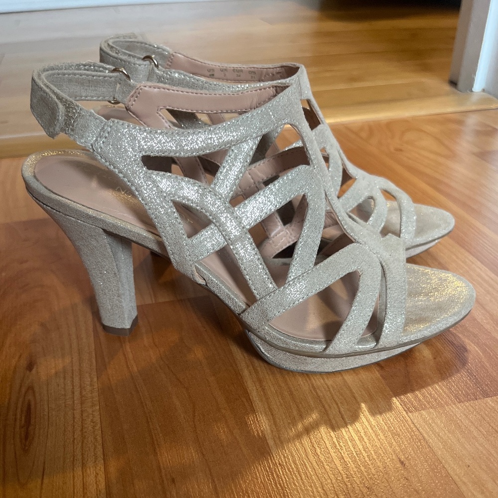 Naturalizer N5 comfort heel